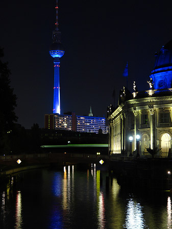 Bodemuseum und Fernsehturm Foto 