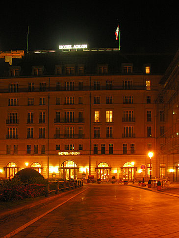 Foto Hotel Adlon bei Nacht - Berlin