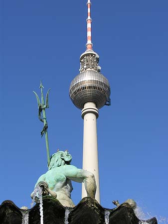 Foto Fernsehturm und Neptunbrunnen - Berlin