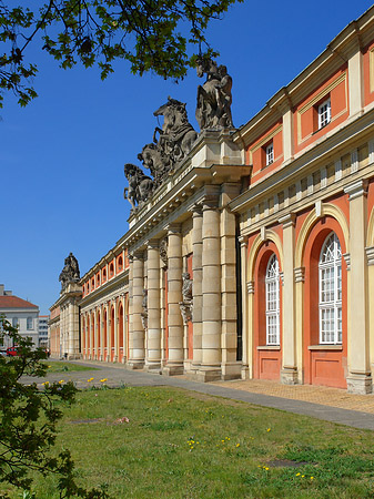 Foto Filmmuseum mit Wiese
