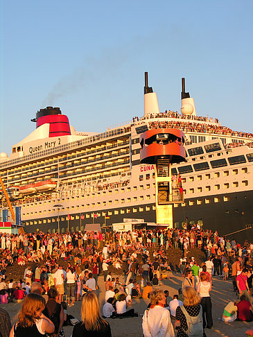 Queen Mary 2 - Volksfest Fotos