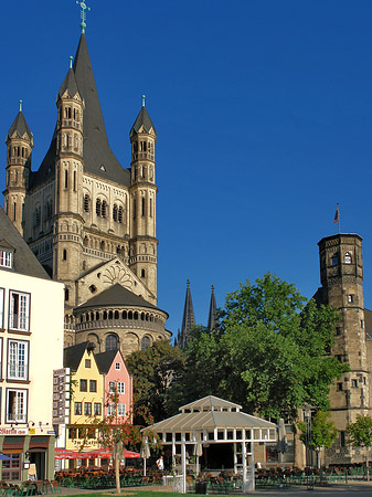 Groß St Martin hinter Fischmarkt