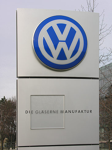 Volkswagen an der Glaesernen Manufaktur Foto 