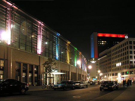 Bahnhof Friedrichstraße bei Nacht