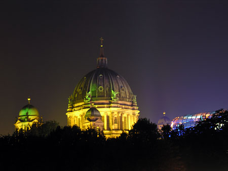 Foto Berliner Dom bei Nacht