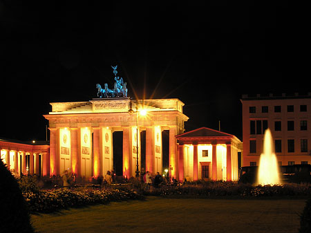 Brandenburger Tor bei Nacht Fotos