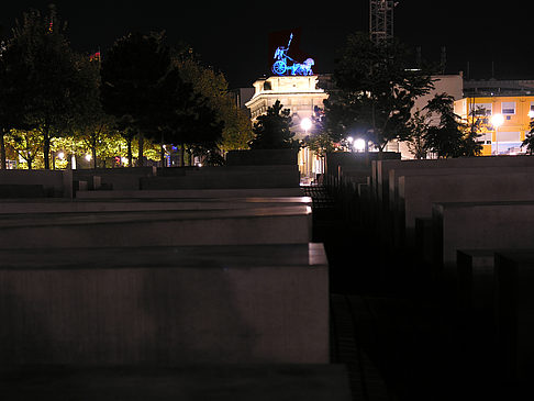 Foto Holocaust Mahnmal bei Nacht - Berlin
