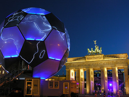 Brandenburger Tor bei Nacht Foto 