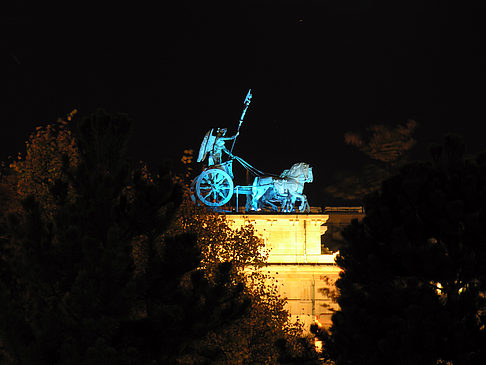 Quadriga bei Nacht Fotos
