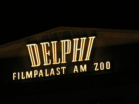 Foto Filmpalast Delphi bei Nacht
