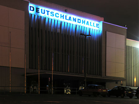 Foto Deutschlandhalle bei Nacht