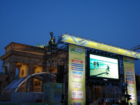 Fanfest bei Nacht Fotos