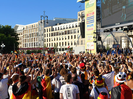Fotos Bühne auf dem Fanfest | Berlin