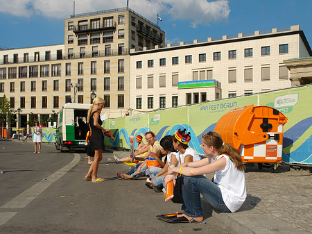 Fotos Erschöpfte Fans | Berlin