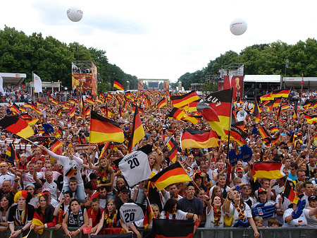 Fotos Fahnenmeer