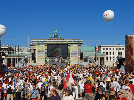 Leinwand und Fans Fotos
