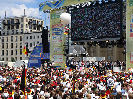 Leinwand und Fans Fotos