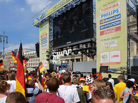 Leinwand und Fans Fotos