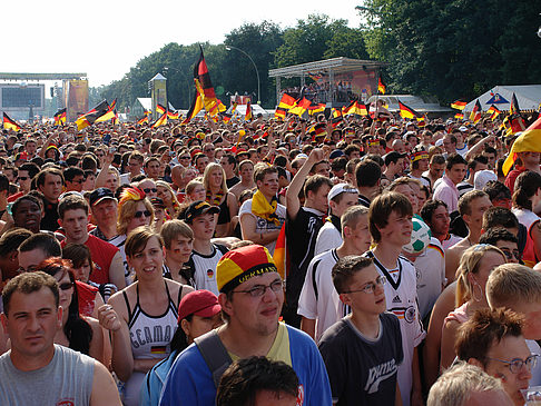 Fanfest - Menchenmasse Foto 