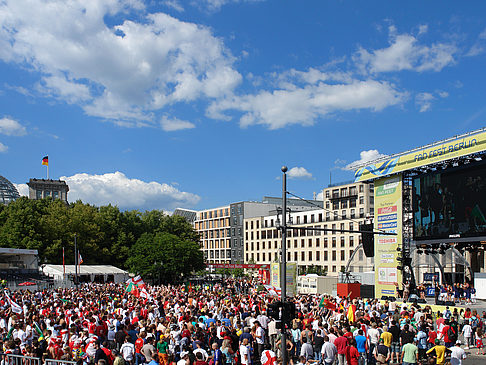 Foto Fanmeile am Reichstag - Berlin