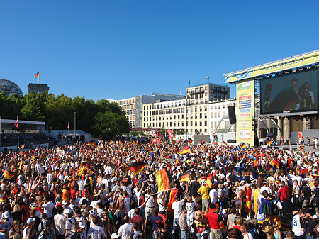 Foto Fanmeile am Reichstag - Berlin