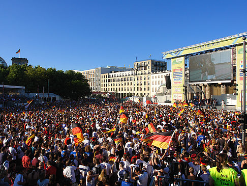 Foto Fanmeile am Reichstag - Berlin