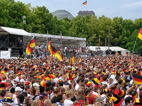 Tribünen am Brandenburger Tor Foto 