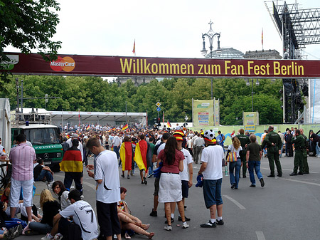 Willkommen zum Fanfest in Berlin Fotos