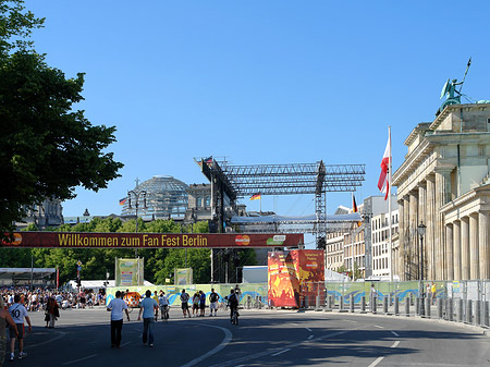 Willkommen zum Fanfest in Berlin Foto 