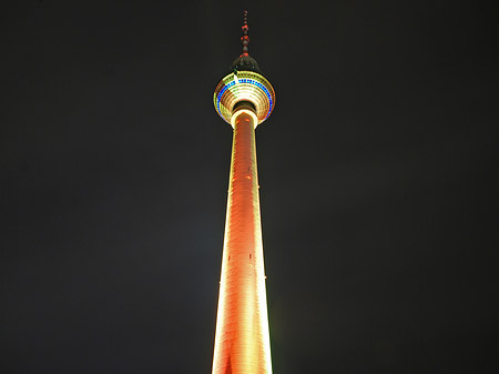 Fernsehturm bei Nacht Fotos