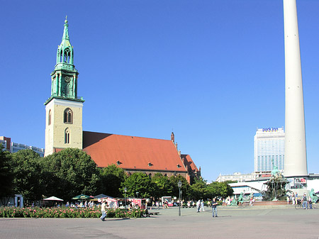 Fotos Neptunbrunnen vor Marienkirche | Berlin