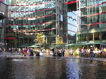 Fotos Sony Center - Brunnen