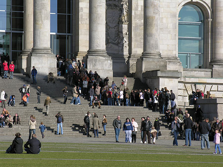 Foto Touristen am Reichstag