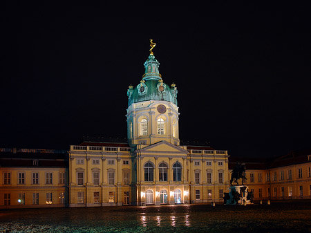Fotos Platz vor dem Schloss Charlottenburg | Berlin