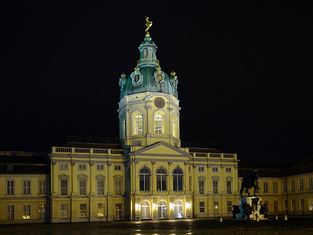 Schloss Charlottenburg bei Nacht Fotos