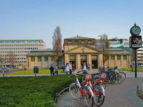 Foto Fahrräder am Bahnhof - Berlin