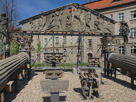 Säulen im Innenhof Foto 