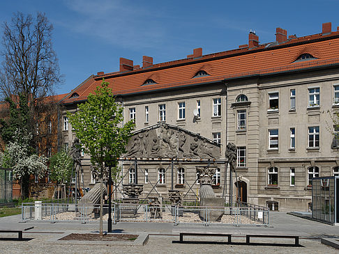 Säulen im Innenhof Foto 