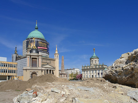 Baustelle und Rathaus Fotos
