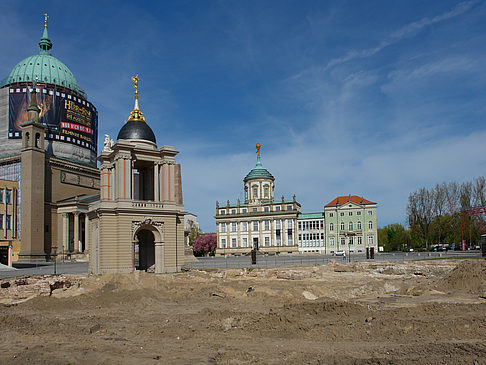 Baustelle und Rathaus
