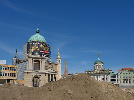 Baustelle und Rathaus