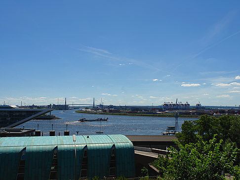Foto Altonaer Balkon mit Blick auf den Hafen