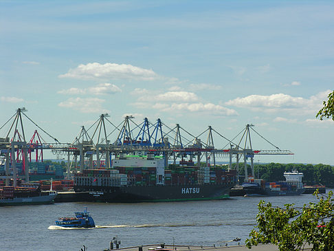 Foto Altonaer Balkon mit Blick auf den Hafen