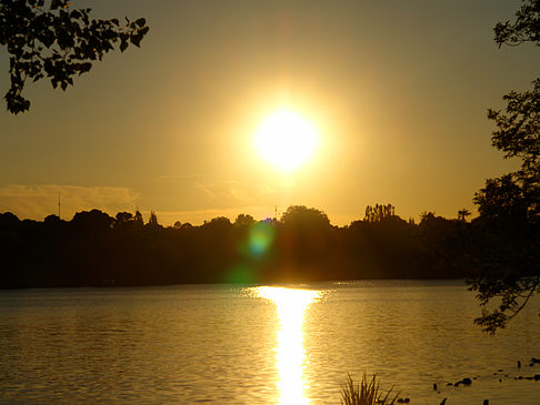 Sonnenuntergang an der Außenalster Foto 