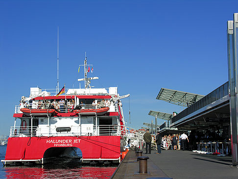 Foto Landungsbrücken und Schiffe