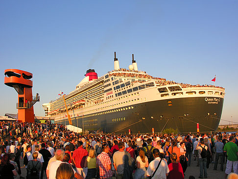 Fotos Queen Mary 2 - Volksfest | Hamburg