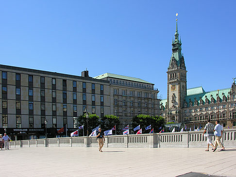 Blick auf Rathaus vom Jungfernstieg Fotos