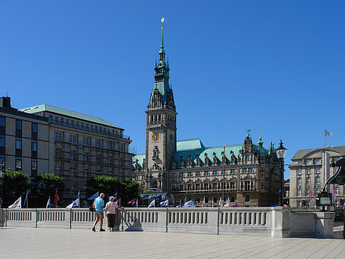 Foto Blick auf Rathaus vom Jungfernstieg - Hamburg