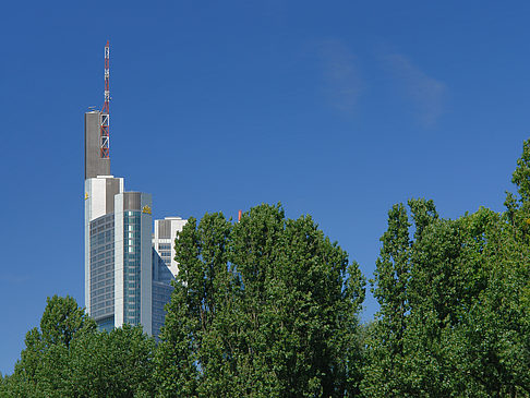 spitze vom commerzbanktower