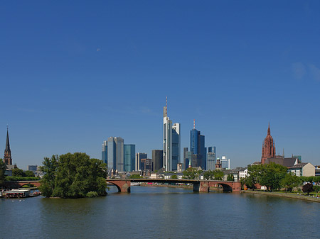 Foto Skyline von Frankfurt mit Alter Brücke - Frankfurt am Main